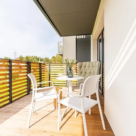 Willow Tree Surfingbird *